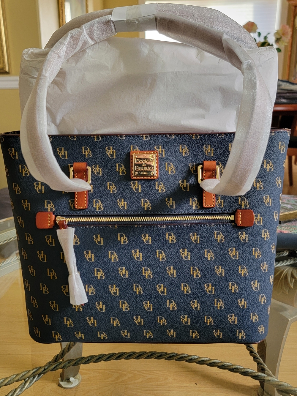 Dooney & Bourke NWT Gretta Navy Shopper Tote